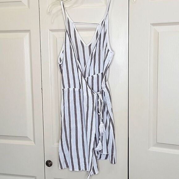 Unbranded Gray and White Gauze Beach Coverup Size Small - Picture 1 of 4